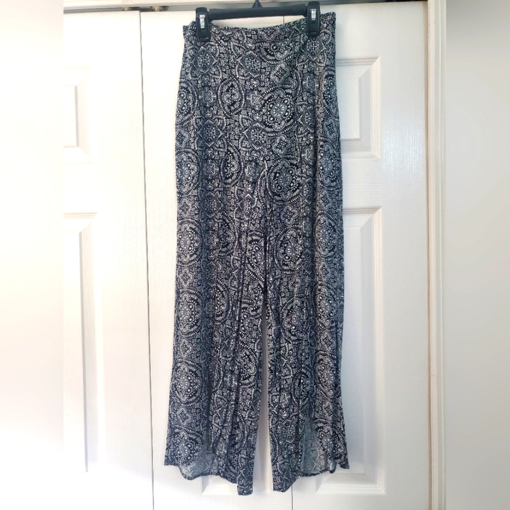 Black and White Flare Style Palazzo Style Pants with Knee High Slit